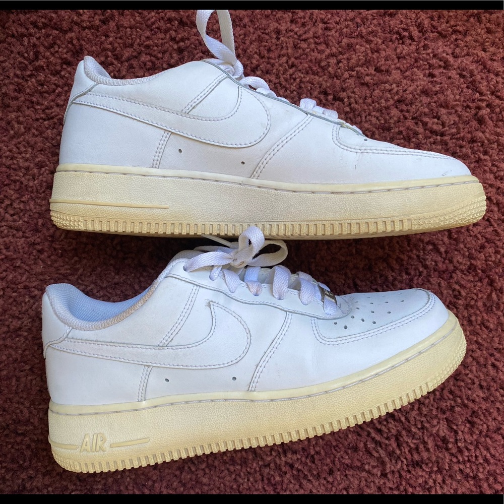 Nike Air Force 1: Triple white.